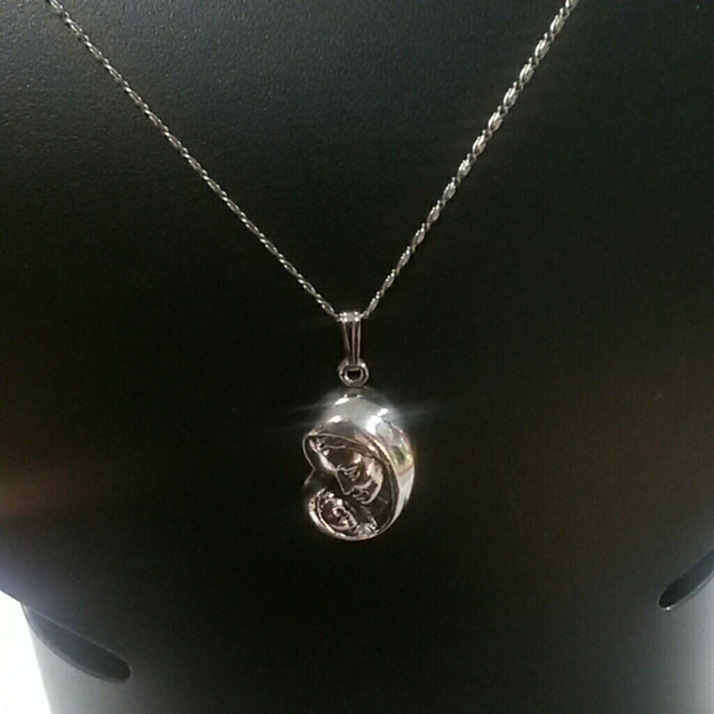 Mother with child necklace